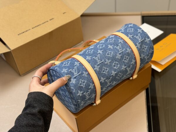 LOUIS VUITTON HILLS POCHETTE DENIM BLUE 27CM M82949 - Image 4