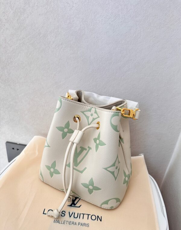 LOUIS VUITTON NEONOE BB MILKY WAY GREEN 20CM M24048 - Image 2