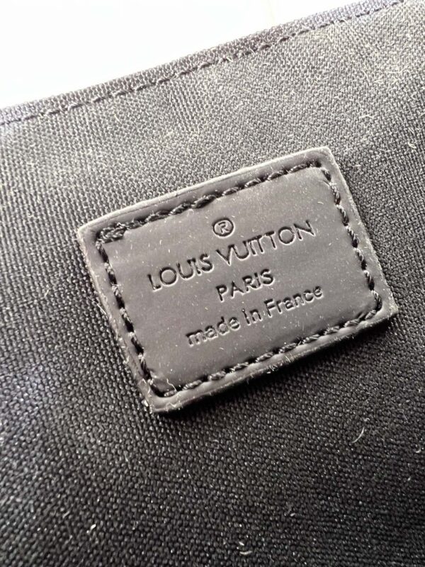 LOUIS VUITTON MONTSOURIS MONOGRAM MESSANGER BAG BLACK 34CM - Image 9