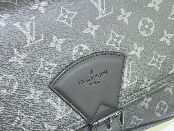 LOUIS VUITTON MONTSOURIS MONOGRAM MESSANGER BAG BLACK 34CM - Image 5