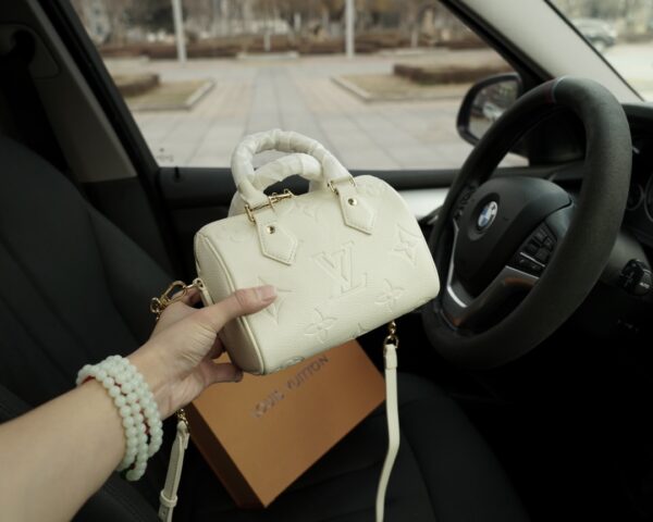 LOUIS VUITTON SPEEDY BANDOULIÈRE BAG 20 CREAM 20CM M58954 - Image 2