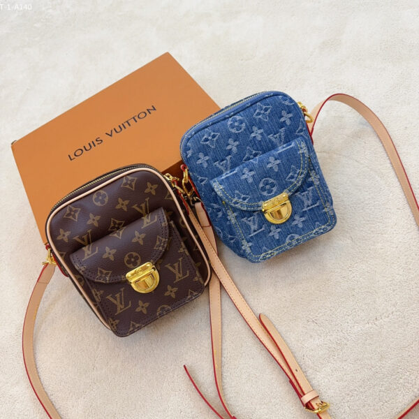 LOUIS VUITTON CAMERA BAG BLUE DENIM MONOGRAM AND VACHETTA TRIM 19CM - Image 3
