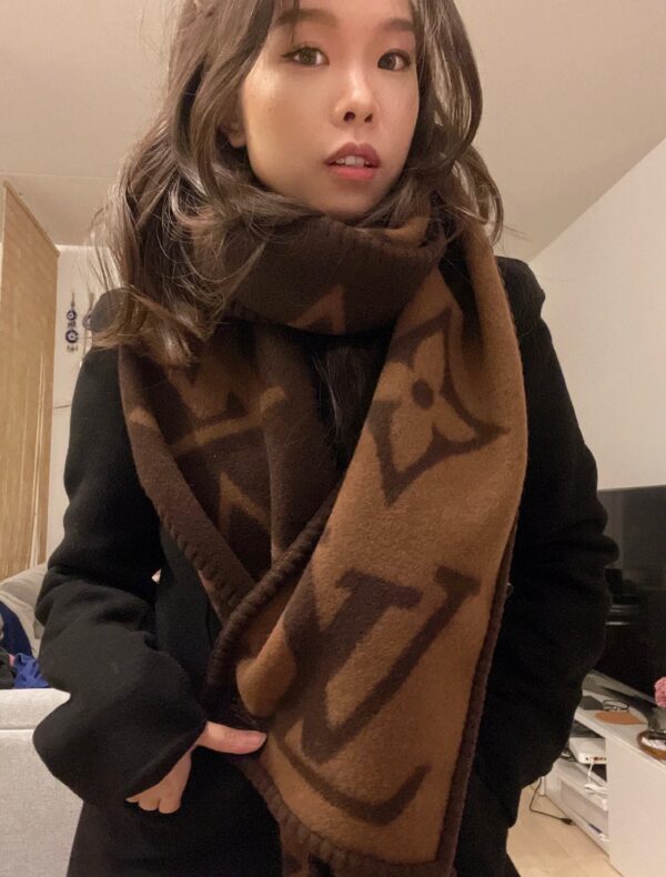 LOUIS VUITTON SWEET DREAMS SCARF BROWN M77379 - Image 5