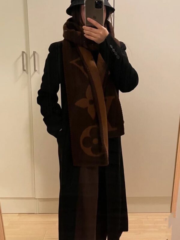 LOUIS VUITTON SWEET DREAMS SCARF BROWN M77379 - Image 3
