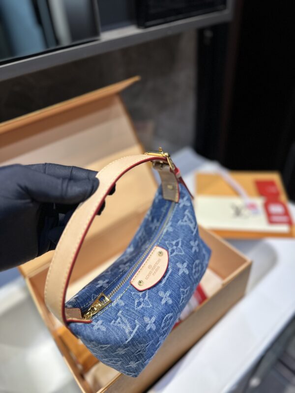 LOUIS VUITTON HILLS POCHETTE DENIM BLUE 24CM M82949 - Image 6