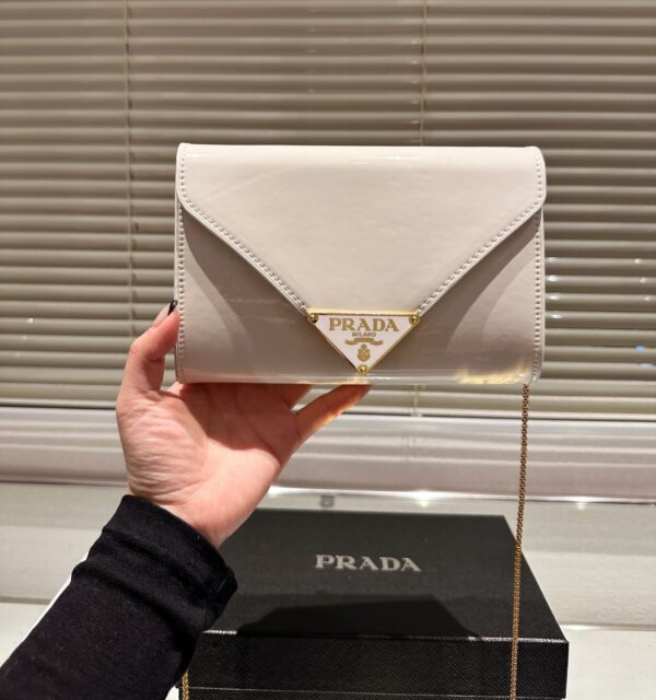 PRADA PATENT LEATHER MINI BAG WHITE 20CM 1BP051 069 F0304 V 5TO - Image 2