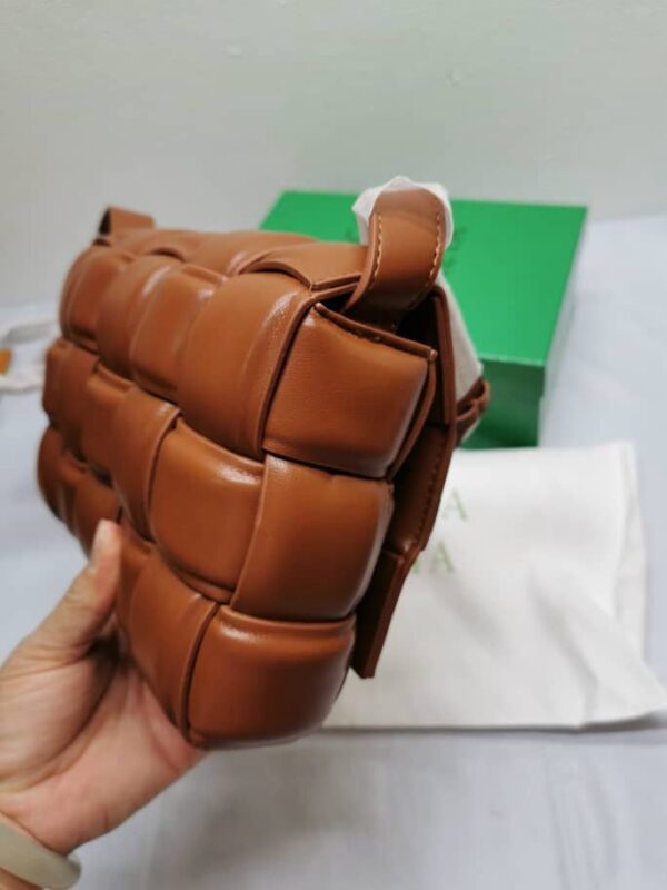 BOTTEGA VENETA PADDED INTRECCIO LEATHER BAG CARAMEL 22CM 591970VCQR19850 - Image 5