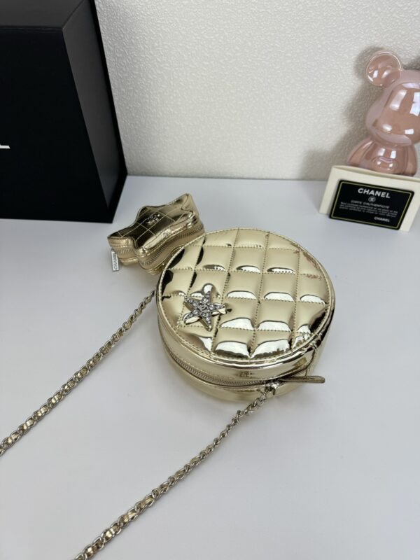 CHANEL ROUND WITH CHARM AND STAR COIN PURSE METALLIC GOLD 15CM - Image 2