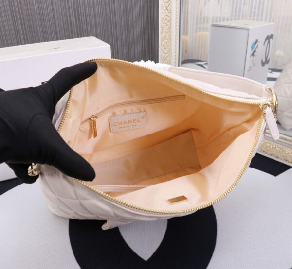 CHANEL MAXI HOBO BAG BLACK LEATHER AND GOLD TONE METAL WHITE 28CM AS4339 - Image 2