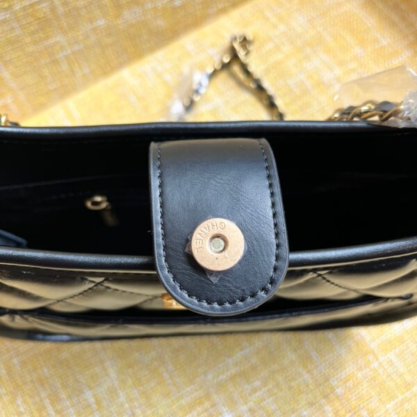 CHANEL HOBO HANDBAG GOLD TONE METAL BLACK 23CM AS4666 - Image 2