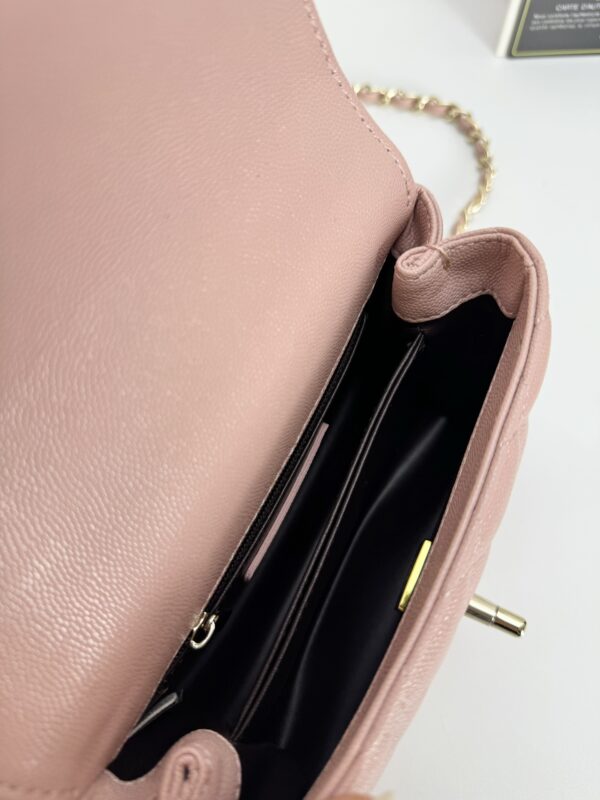 CHANEL SMALL COCO HANDLE LIGHT PINK CAVIAR LIGHT GOLD HARDWARE 20CM - Image 5