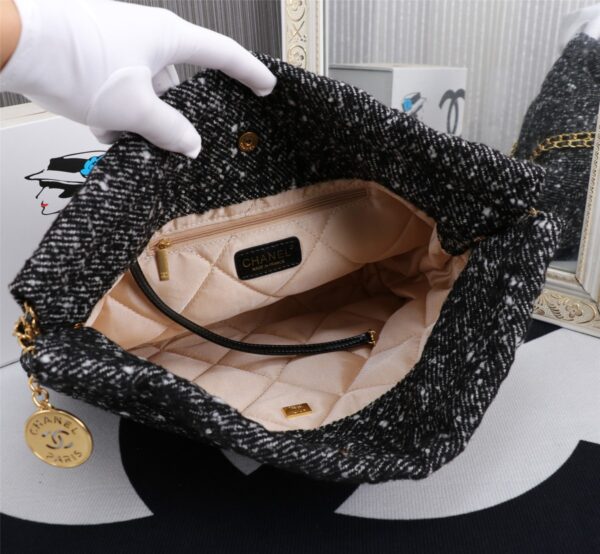 CHANEL 22 HANDBAG DENIM GOLD AND DARK GRAY 40CM - Image 10