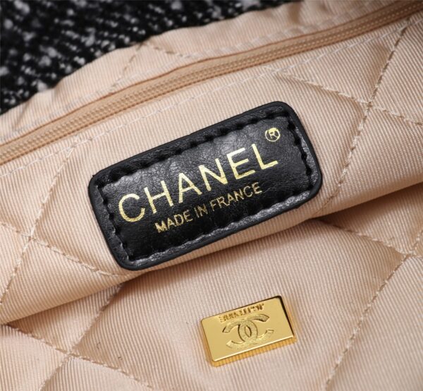 CHANEL 22 HANDBAG DENIM GOLD AND DARK GRAY 40CM - Image 9