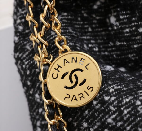 CHANEL 22 HANDBAG DENIM GOLD AND DARK GRAY 40CM - Image 7