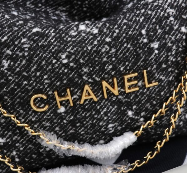 CHANEL 22 HANDBAG DENIM GOLD AND DARK GRAY 40CM - Image 5