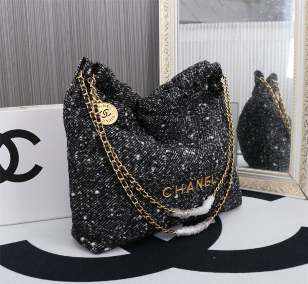CHANEL 22 HANDBAG DENIM GOLD AND DARK GRAY 40CM - Image 4