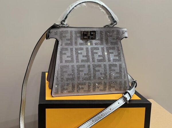 FENDI PEEKABOO ISEEU PETITE SILVER LEATHER BAG WITH CRYSTAL FF MOTIF 21CM 8BN335APKFF1JSU - Image 2