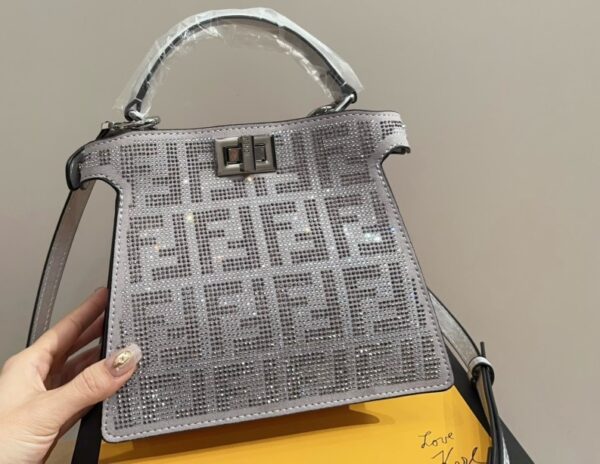 FENDI PEEKABOO ISEEU PETITE SILVER LEATHER BAG WITH CRYSTAL FF MOTIF 21CM 8BN335APKFF1JSU - Image 3