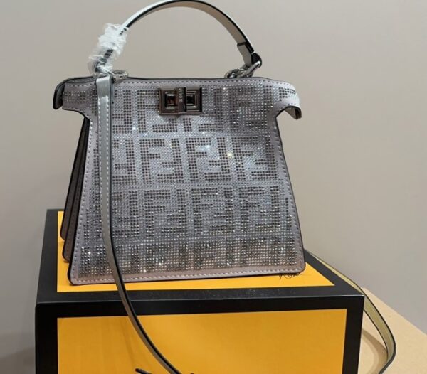 FENDI PEEKABOO ISEEU PETITE SILVER LEATHER BAG WITH CRYSTAL FF MOTIF 21CM 8BN335APKFF1JSU - Image 4