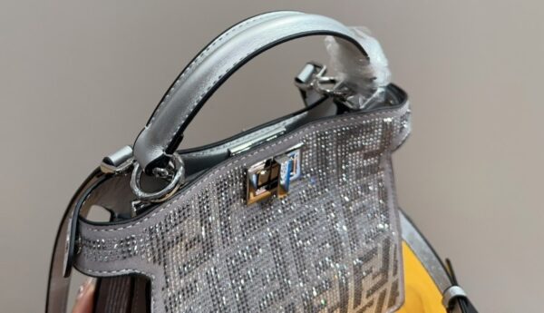 FENDI PEEKABOO ISEEU PETITE SILVER LEATHER BAG WITH CRYSTAL FF MOTIF 21CM 8BN335APKFF1JSU - Image 7