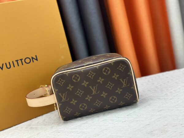 LOUIS VUITTON TROUSSE TOILETTE LOCKER DOPP KIT 23CM M83112 - Image 3
