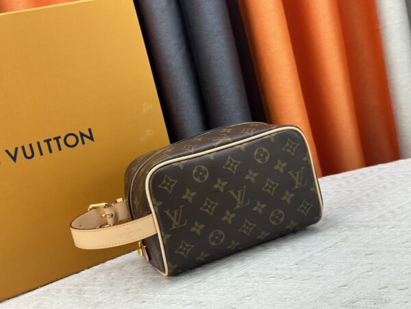 LOUIS VUITTON TROUSSE TOILETTE LOCKER DOPP KIT 23CM M83112 - Image 4