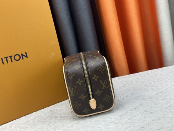 LOUIS VUITTON TROUSSE TOILETTE LOCKER DOPP KIT 23CM M83112 - Image 7