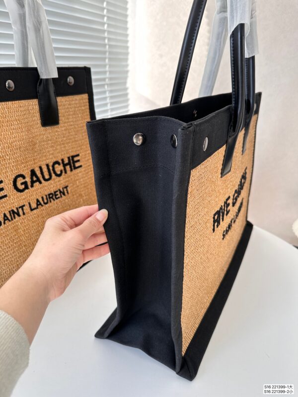 SAINT LAURENT RIVE GAUCHE LARGE TOTE BAG IN GLAZED LEATHER BLACK AND BEIGE 48CM - Image 4