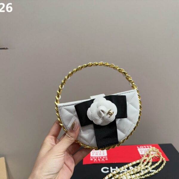 CHANEL POUCH MIXED FIBERS GOLD TONE METAL WHITE 14CM - Image 2