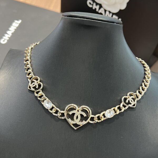 CHANEL HEART CC NECKLACE - Image 4