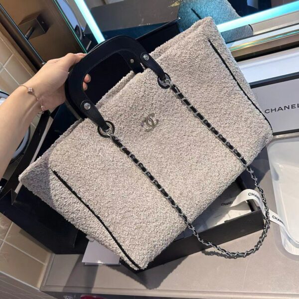CHANEL DEAUVILLE LARGE TOTE SHOPPING BAG CRUMPLED SHEARLING GREY 40CM - Image 2