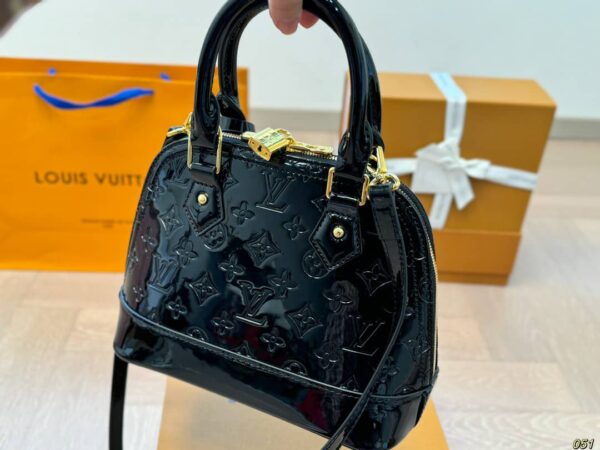 LOUIS VUITTON ALMA BB MONOGRAM VERNIS LEATHER BLACK 25CM - Image 2
