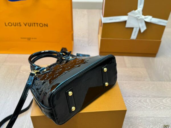 LOUIS VUITTON ALMA BB MONOGRAM VERNIS LEATHER BLACK 25CM - Image 4