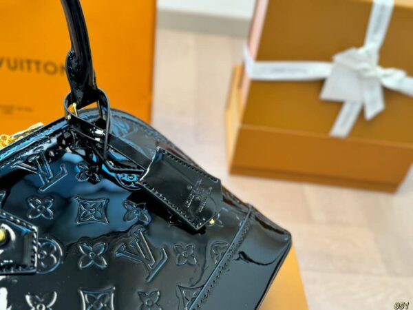 LOUIS VUITTON ALMA BB MONOGRAM VERNIS LEATHER BLACK 25CM - Image 5