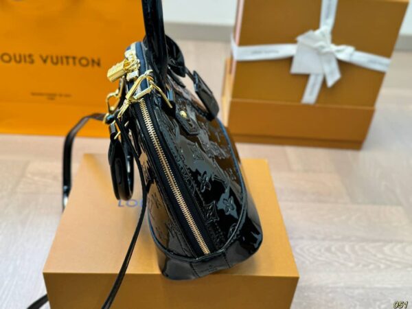 LOUIS VUITTON ALMA BB MONOGRAM VERNIS LEATHER BLACK 25CM - Image 6