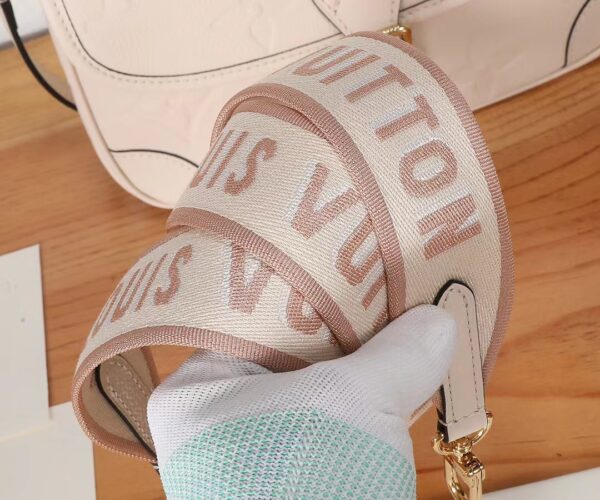 LOUIS VUITTON DIANE MONOGRAM EMPREINTE LEATHER CRÈME BEIGE 18CM M46388 - Image 4
