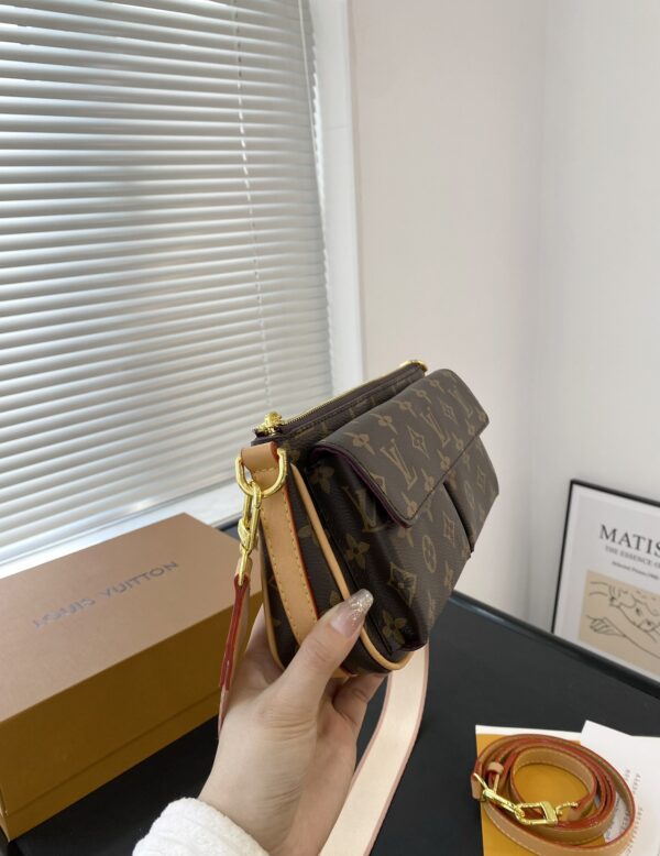 LOUIS VUITTON VIBE BAG MONOGRAM CANVAS 25CM M46999 - Image 10