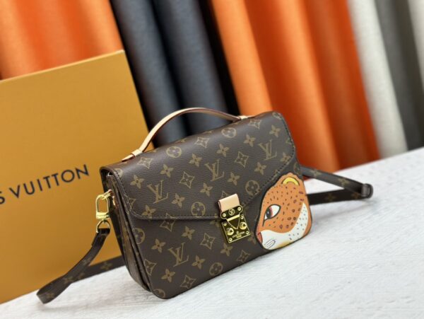 LOUIS VUITTON POCHETTE MÉTIS MONOGRAM COATED CANVAS 25CM M47203 - Image 3