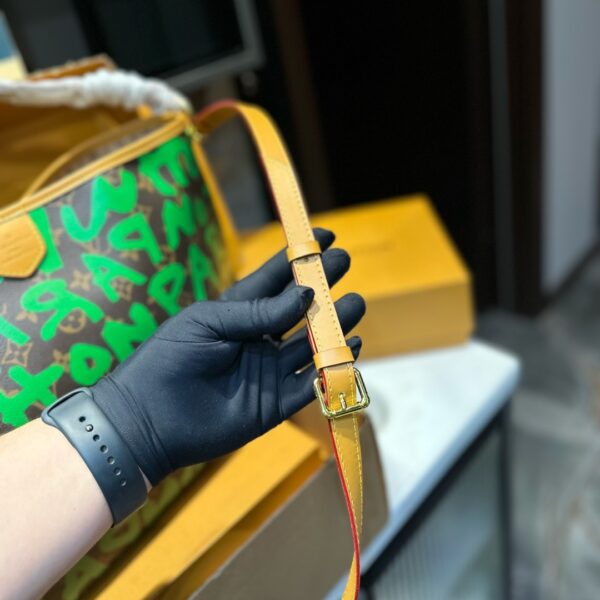 LOUIS VUITTON NEVERFULL GM GRAFFITI TOTE BAG GREEN NEON 40CM - Image 4