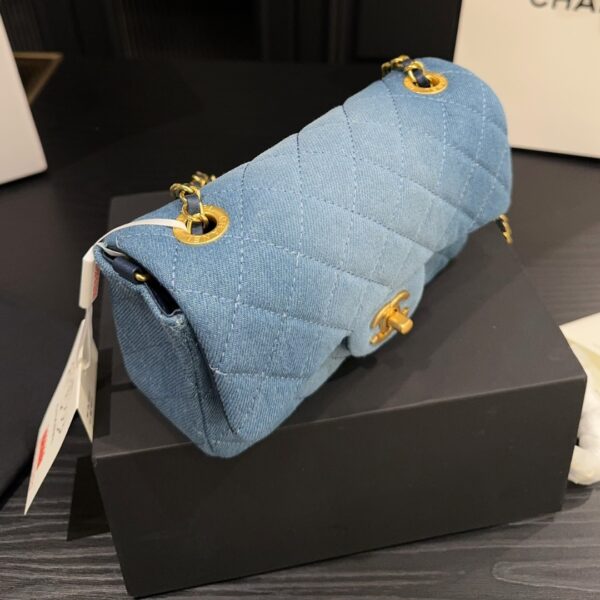 CHANEL CLASSIC HANDBAG WASHED DENIM AND GOLD TONE METAL BLUE 19CM A01112 B16747 NX158 - Image 5