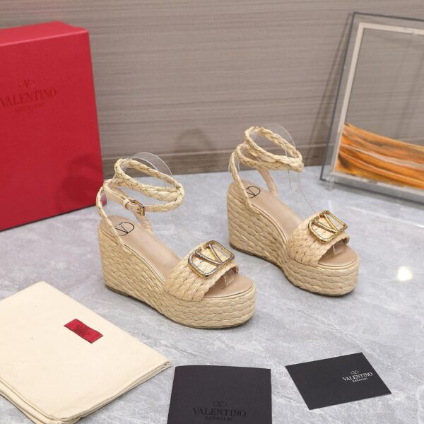 VALENTINO GARAVANI VLOGO RAFFIA PLATFORM WEDGE SANDALS NATURAL - Image 9