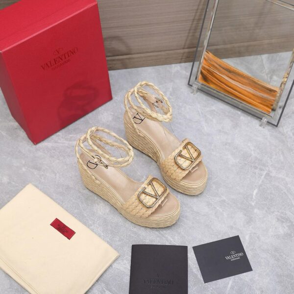 VALENTINO GARAVANI VLOGO RAFFIA PLATFORM WEDGE SANDALS NATURAL - Image 8