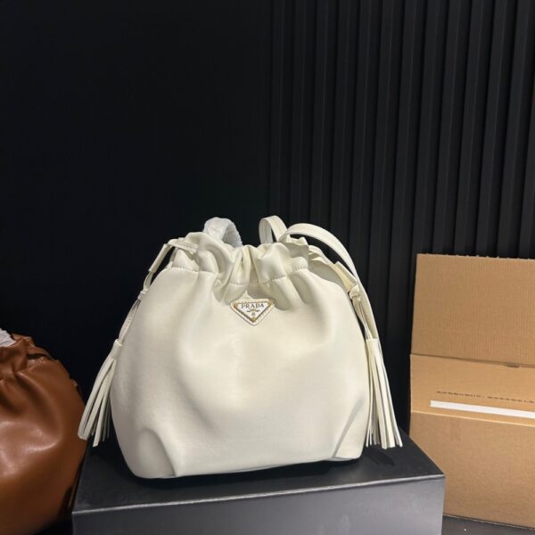 PRADA NAPPA LEATHER SHOULDER BAG WHITE 23CM 1BG541 2DX8 F0009 V OOO - Image 2