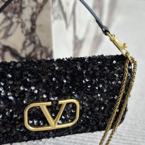 VALENTINO LOCO MEDIUM VLOGO SEQUINS SHOULDER BAG BLACK 26CM - Image 4