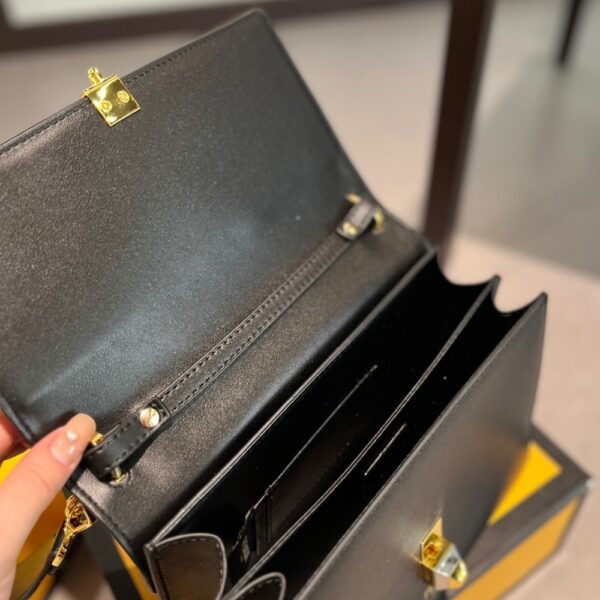 FENDI LOGO EMBOSSED KAN I BLACK 24CM - Image 2
