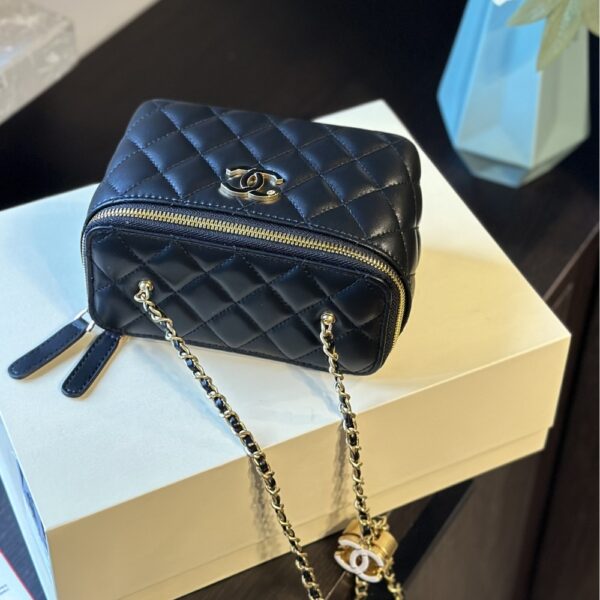 CHANEL CLUTCH WITH CHAIN BLACK 16CM AP4046 B17687 94305 - Image 8