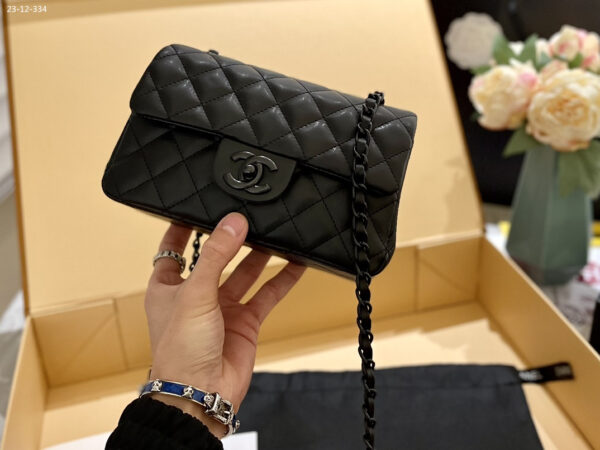 CHANEL FLAP BAG BLACK 20CM - Image 4