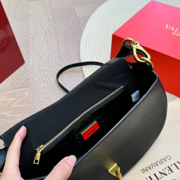 VALENTINO GARAVANI OHVAL SHOULDER BAG BLACK 28CM 5W2B0N88CVC 0NO - Image 6