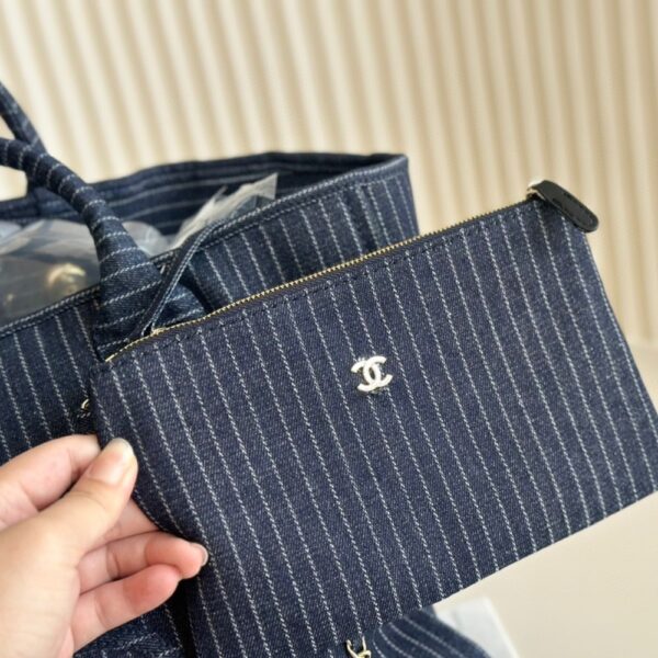 CHANEL SHOPPING BAG DARK BLUE 33CM AS3351 B17399 NZB99 - Image 4
