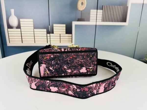 DIOR MEDIUM LADY D LITE BAG PINK MULTICOLOR TOILE DE JOUY VOYAGE EMBROIDERY 24CM M0565OEUPM45E - Image 7